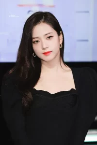 Jisoo Jet Black Hair gaya model rambut k pop member blackpink