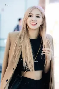 Rose Light Blonde Hair gaya model rambut k pop member blackpink