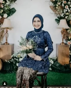 Biru Tua