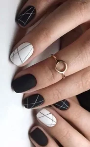 Geometric Lines Nails Nail Art Hitam dan Putih