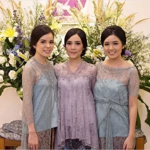 Pastel warna kebaya yang cocok untuk kulit sawo matang