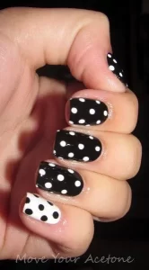 Polkadot Nails Nail Art Warna Hitam