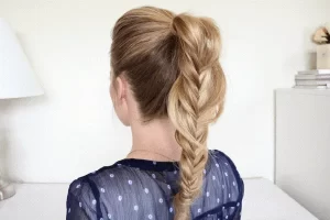 Ponytail Dengan Variasi Fishtail Braid Gaya Rambut Ponytail