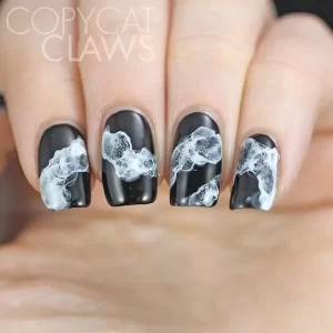 Smoky Manicure