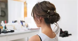 Low bun Cara Menggunakan Jepit Rambut Kupu Kupu