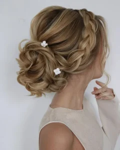 Braid updo Model Rambut Kepang untuk Pesta