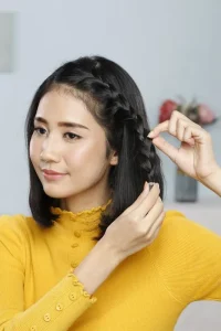 Cara Kepang Rambut Bando untuk Rambut Pendek