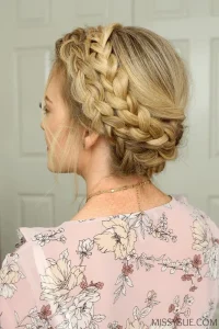 Milkmaid braid Model Rambut Kepang untuk Pesta